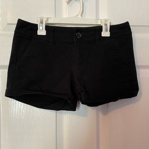 American eagle black midi-stretch shorts